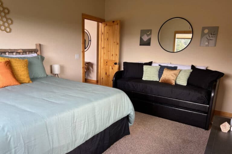 freebird valley queen room 2